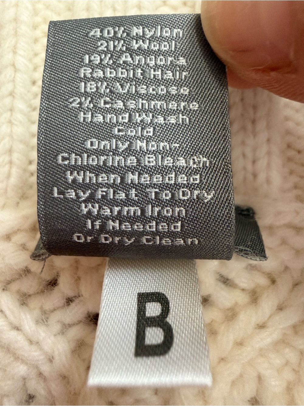 Ann Taylor, Angora blend, Shawl Collar, Cable Knit, Short Sleeve Sweater, sz XS - Picture 6 of 6